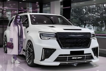 2026 Chrysler LC 300 SRT